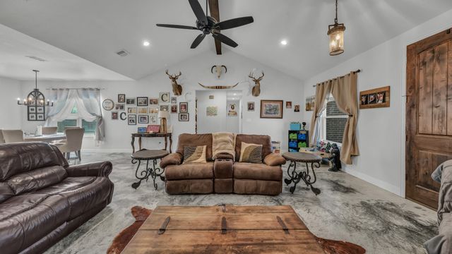 212 Amanda Drive, Weatherford, TX 76088