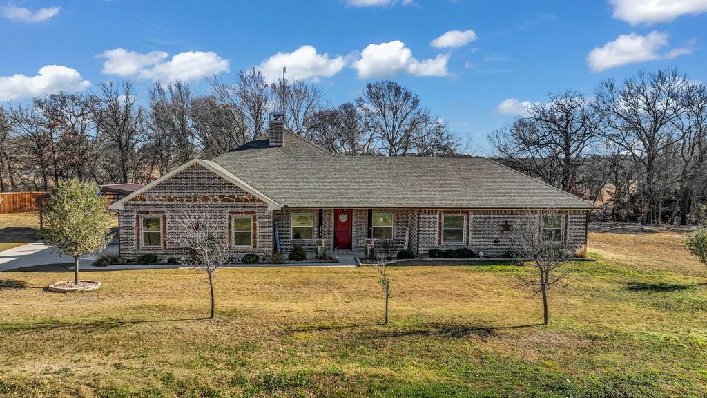 212 Amanda Drive, Weatherford, TX 76088