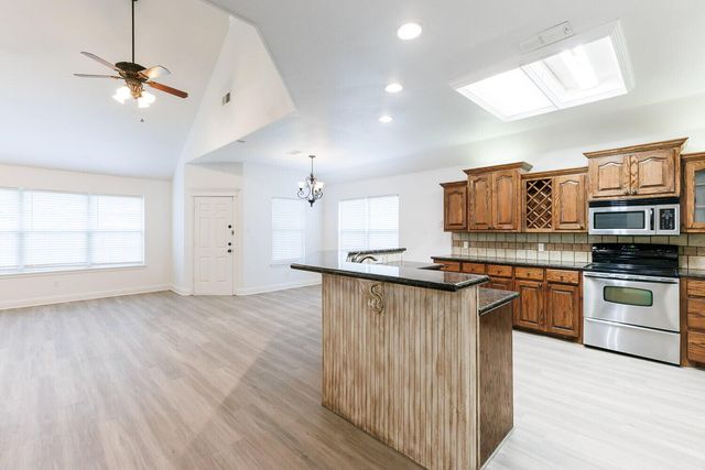 5908 95th Street, Lubbock, TX 79424