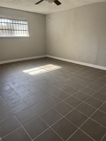 9537 Braeburn Glen Boulevard, Houston, TX 77074