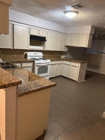 9537 Braeburn Glen Boulevard, Houston, TX 77074