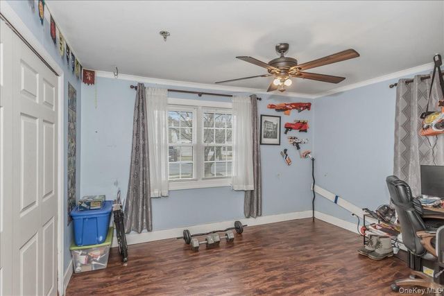 86 Oceanview Avenue, Valley Stream, NY 11581