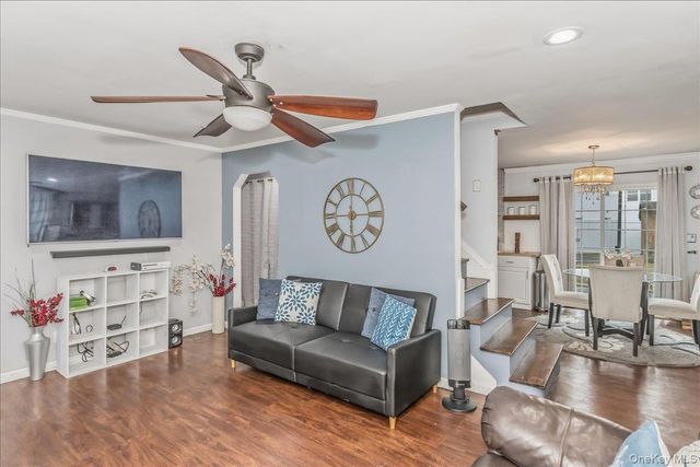 86 Oceanview Avenue, Valley Stream, NY 11581