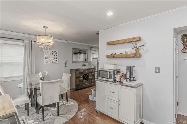 86 Oceanview Avenue, Valley Stream, NY 11581