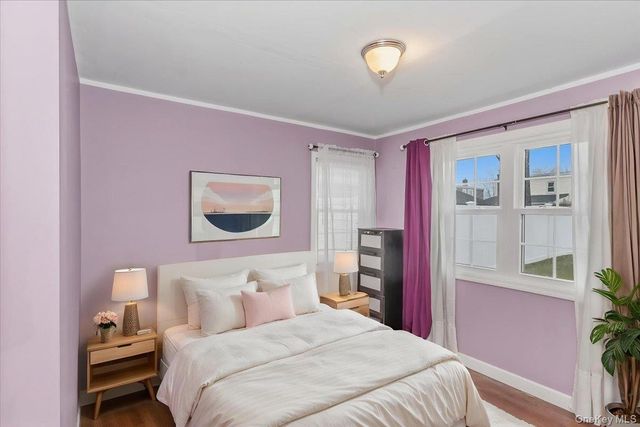 86 Oceanview Avenue, Valley Stream, NY 11581