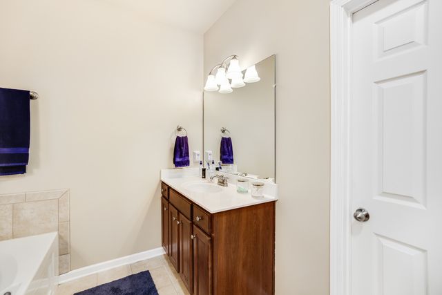 5239 New John Hagar Rd, Hermitage, TN 37076