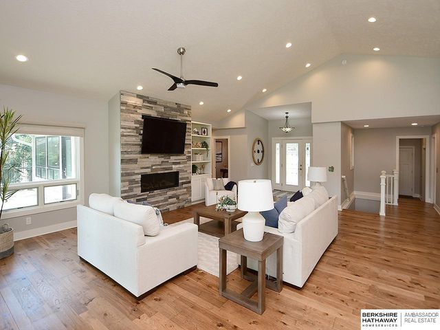 621 Riverside Drive, Waterloo, NE 68069
