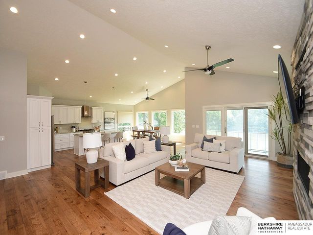 621 Riverside Drive, Waterloo, NE 68069
