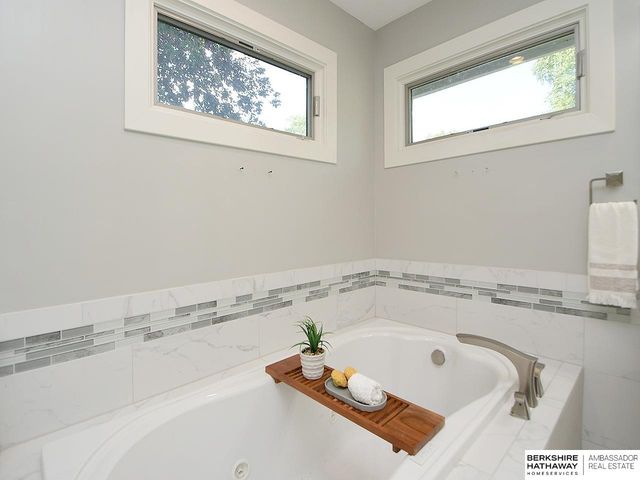 621 Riverside Drive, Waterloo, NE 68069