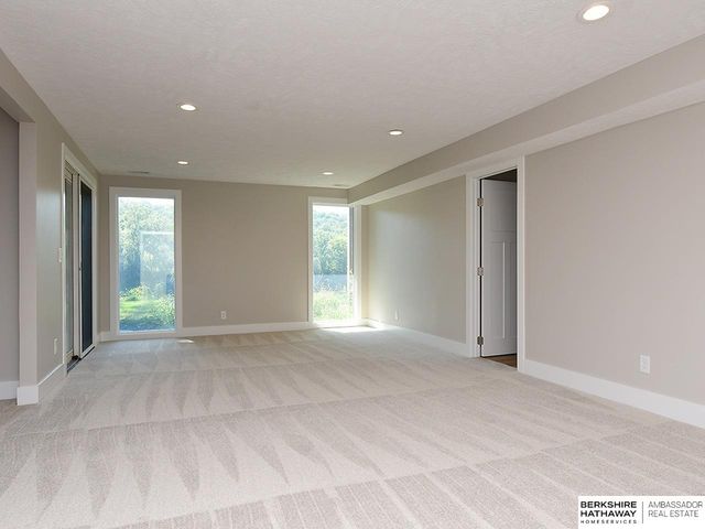 621 Riverside Drive, Waterloo, NE 68069