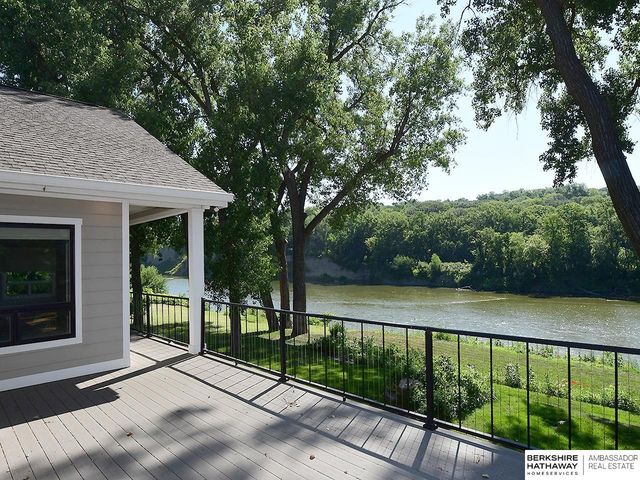621 Riverside Drive, Waterloo, NE 68069
