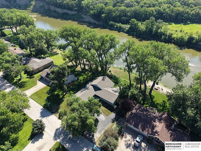 621 Riverside Drive, Waterloo, NE 68069