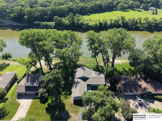 621 Riverside Drive, Waterloo, NE 68069