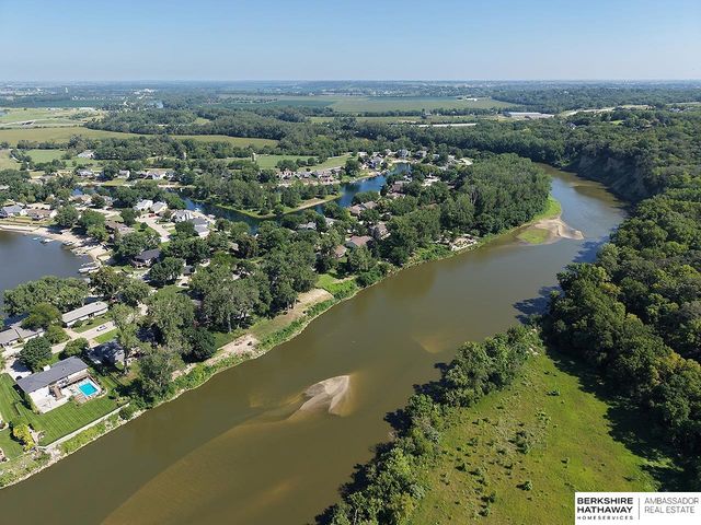 621 Riverside Drive, Waterloo, NE 68069
