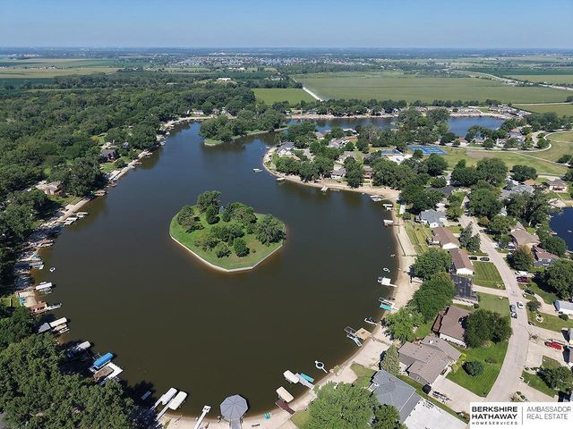 621 Riverside Drive, Waterloo, NE 68069
