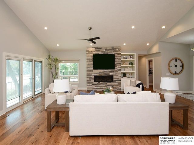621 Riverside Drive, Waterloo, NE 68069