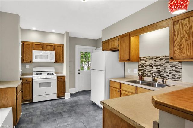 252 Constitution AVE, Portsmouth, VA 23704