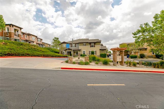 16652 Nicklaus Drive 94, Rancho Cascades, CA 91342