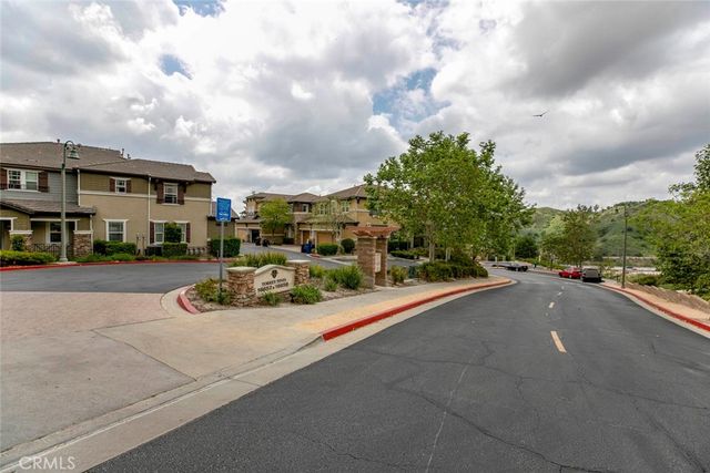 16652 Nicklaus Drive 94, Rancho Cascades, CA 91342
