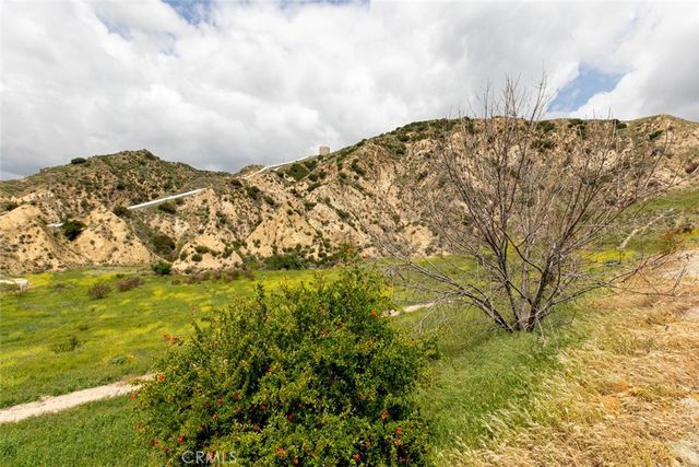 16652 Nicklaus Drive 94, Rancho Cascades, CA 91342