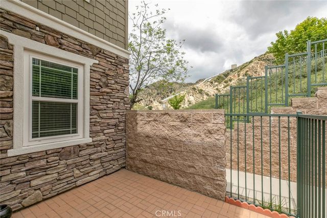 16652 Nicklaus Drive 94, Rancho Cascades, CA 91342