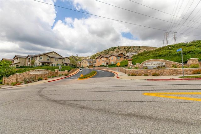 16652 Nicklaus Drive 94, Rancho Cascades, CA 91342