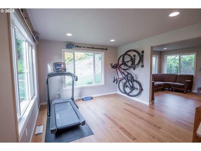 76377 MOSBY CREEK Rd, Cottage Grove, OR 97424