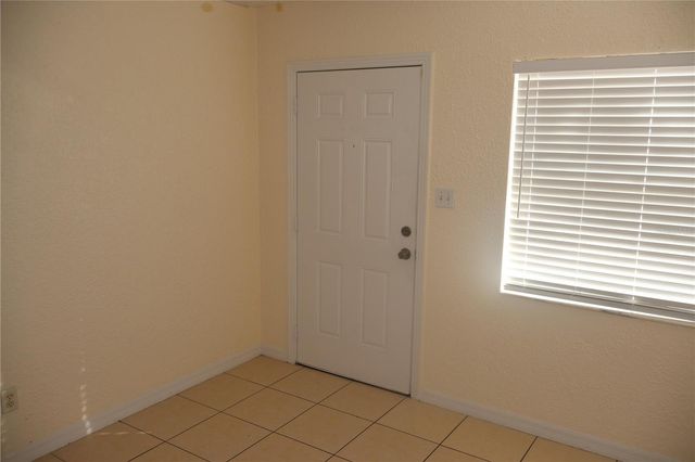 2411 W LEMON STREET B, Tampa, FL 33609