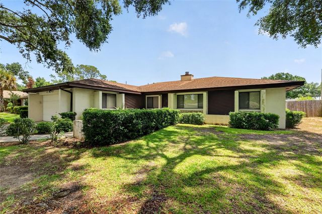 3001 STRATFORD LANE, Mount Dora, FL 32757