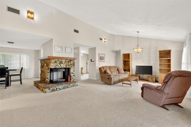3001 STRATFORD LANE, Mount Dora, FL 32757