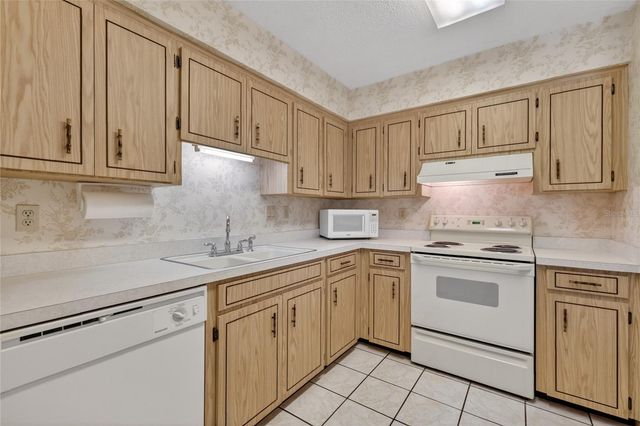 3001 STRATFORD LANE, Mount Dora, FL 32757