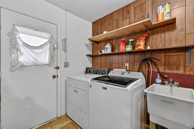 3001 STRATFORD LANE, Mount Dora, FL 32757