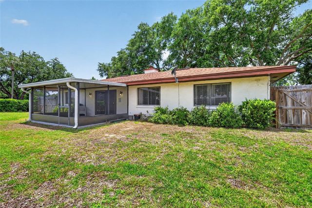 3001 STRATFORD LANE, Mount Dora, FL 32757