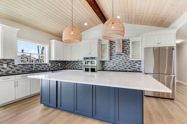 9195 SE Cove Point Street, Jupiter, FL 33469