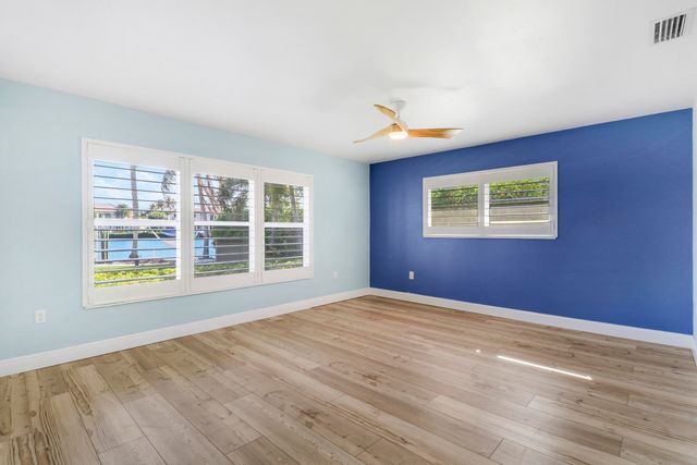 9195 SE Cove Point Street, Jupiter, FL 33469