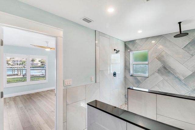 9195 SE Cove Point Street, Jupiter, FL 33469