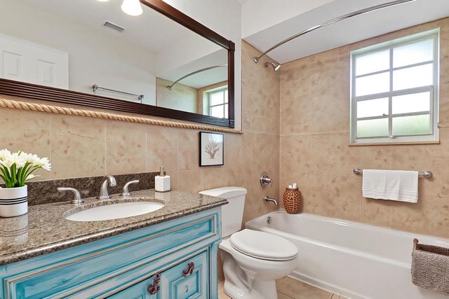 9195 SE Cove Point Street, Jupiter, FL 33469