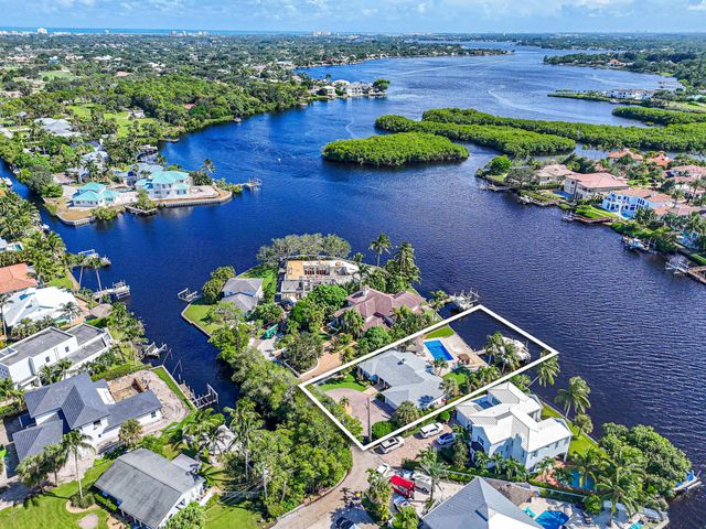 9195 SE Cove Point Street, Jupiter, FL 33469
