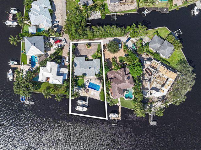 9195 SE Cove Point Street, Jupiter, FL 33469