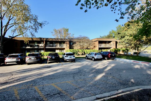 10 Old Oak Drive 103, Buffalo Grove, IL 60089