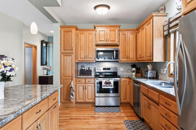 11446 Preserve Lane N, Champlin, MN 55316