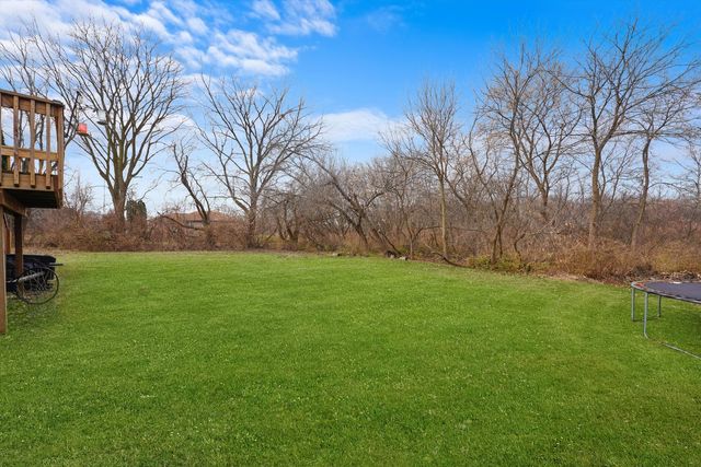 105 Constitution Drive, Poplar Grove, IL 61065