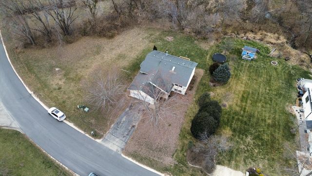 105 Constitution Drive, Poplar Grove, IL 61065