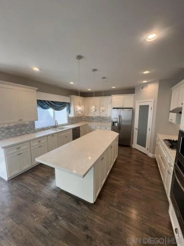 1838 El Jardin Ct, El Cajon, CA 92020