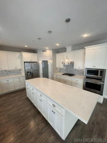 1838 El Jardin Ct, El Cajon, CA 92020