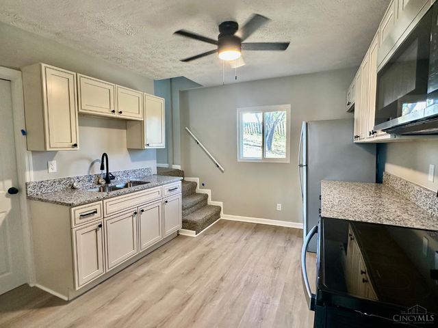 21 Wamsley Avenue, Cleves, OH 45002