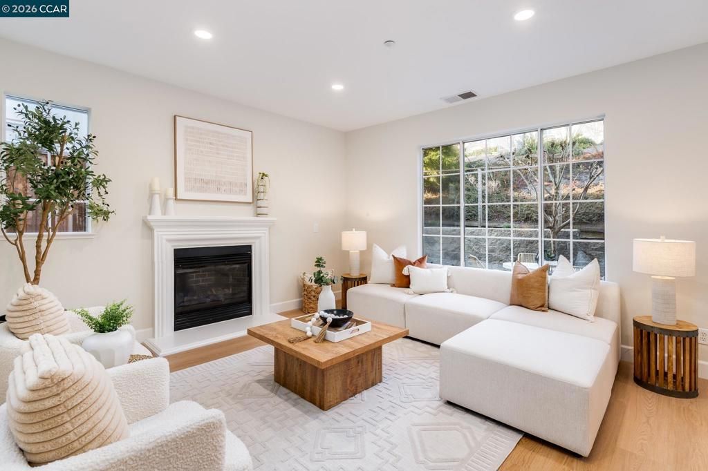 Image 7 of property listing at 170 Shadowhill Cir, San Ramon, CA 94583