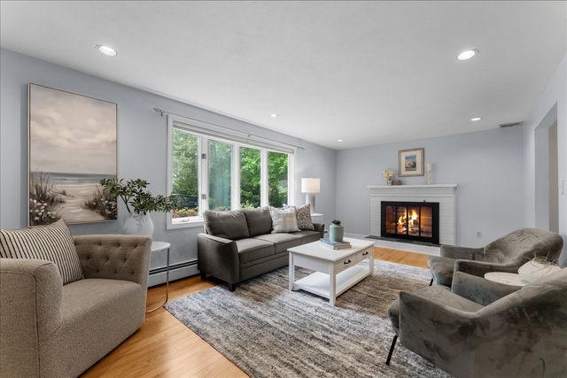 41-A Hunnewell Street, Wellesley, MA 02481