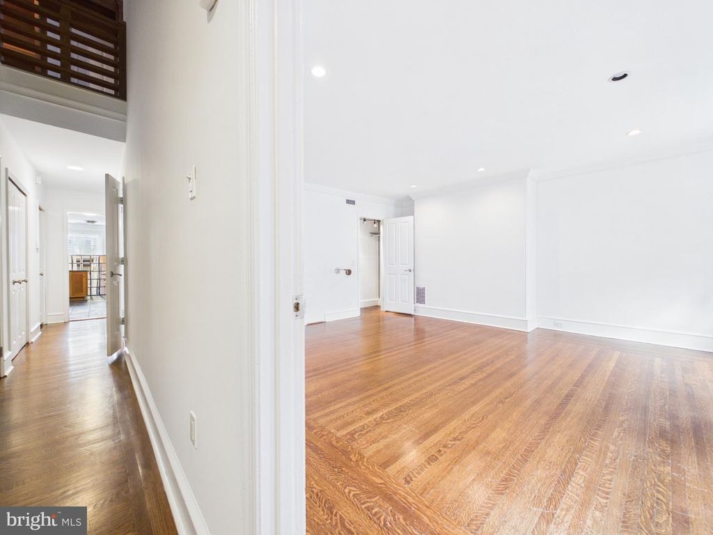 1108 SPRUCE ST ST #3, Philadelphia, PA 19107 — photo 4