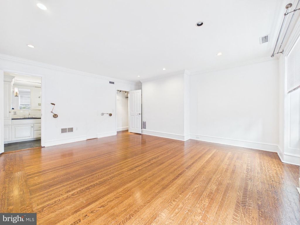 1108 SPRUCE ST ST #3, Philadelphia, PA 19107 — photo 5